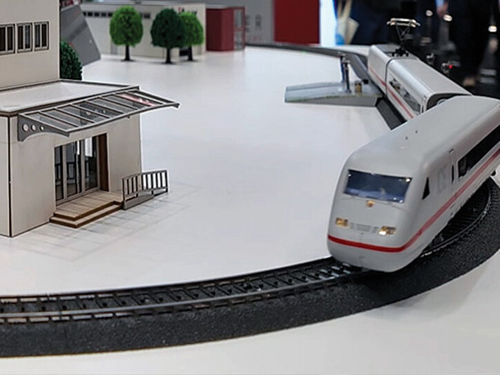 Safety controls for railway signaling systems Safety controls for railway signaling systems